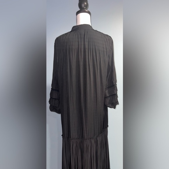 Pleat Detail Midi Dress - Picture 2 of 7